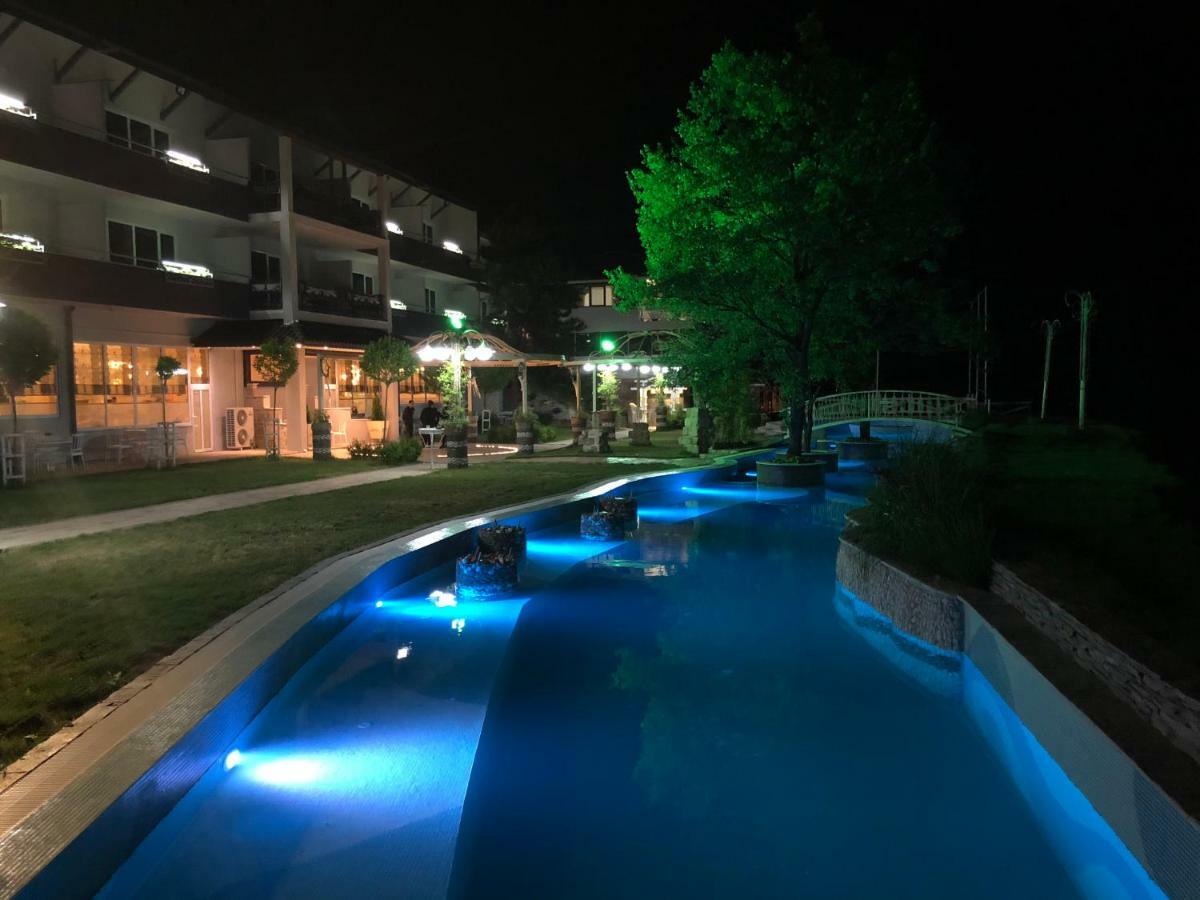 Hotel Konak مومتشيلغراد المظهر الخارجي الصورة