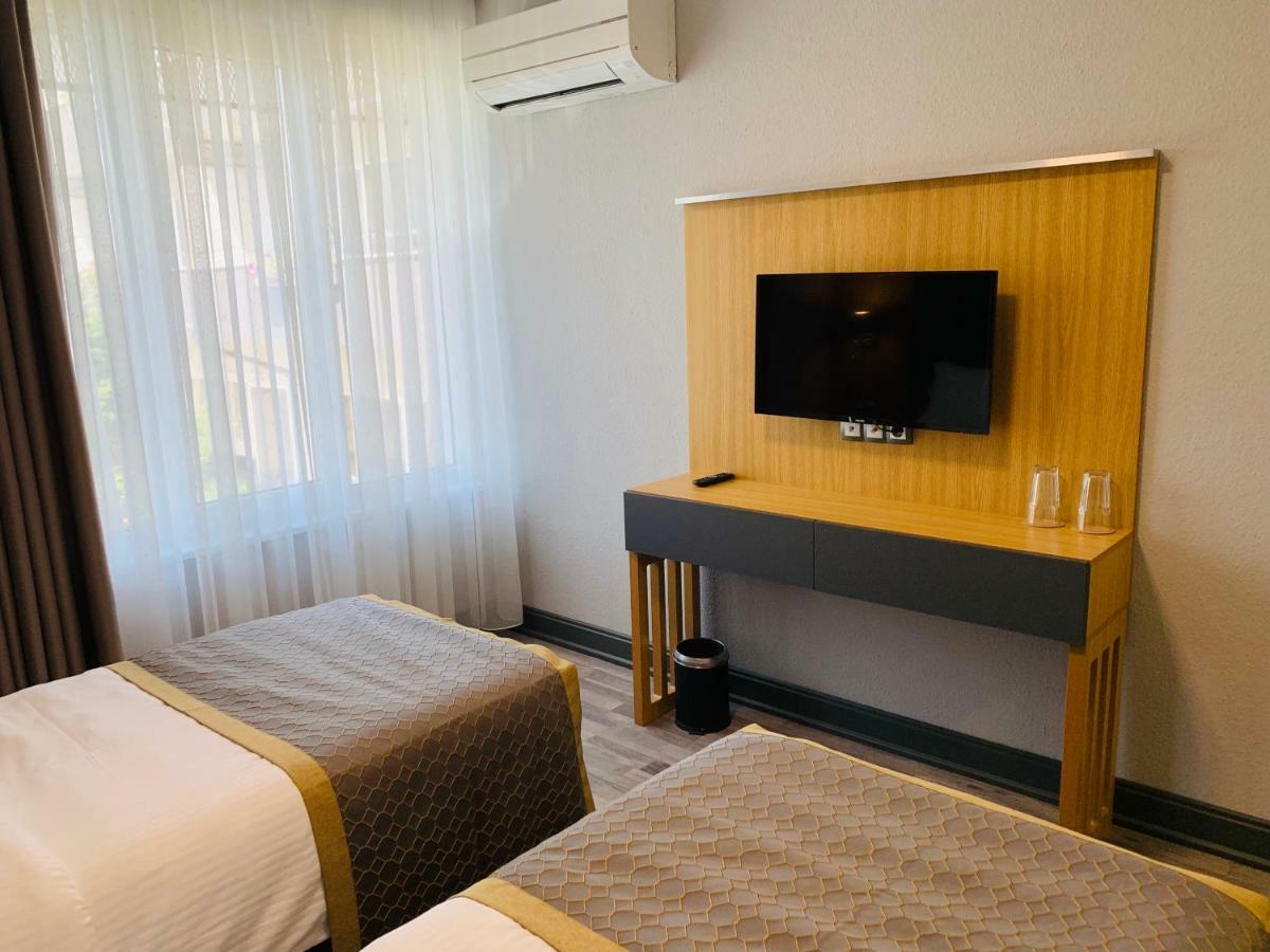Hotel Konak مومتشيلغراد المظهر الخارجي الصورة